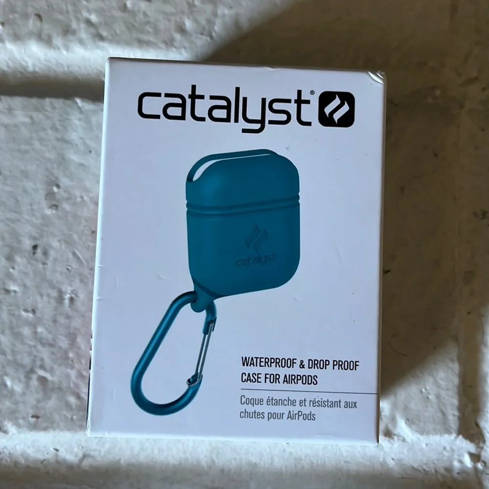 NEW waterproof and drop proof AirPods case - Picture 1 of 4